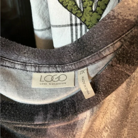 Logo 2X top, pockets, cute. - Picture 2 of 3